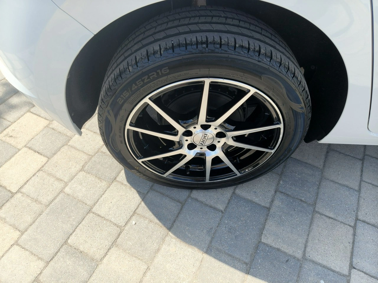 Volkswagen Polo - Zdjęcie 27