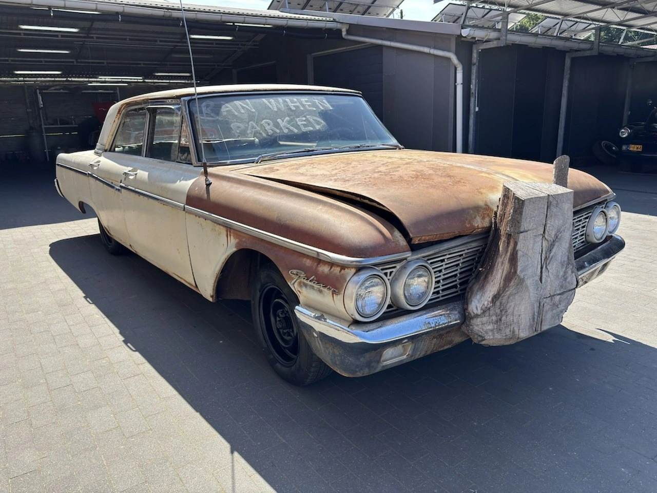 Ford Galaxie - Główne zdjęcie