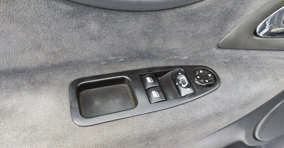 Peugeot Expert - Zdjęcie 25