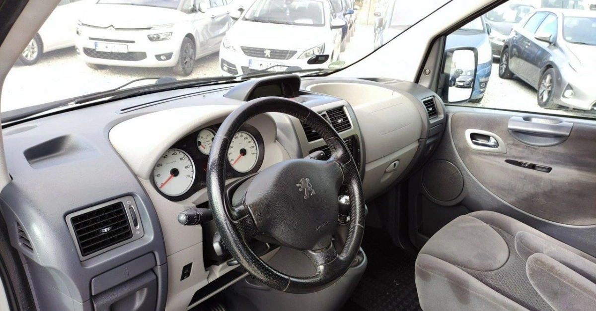 Peugeot Expert - Zdjęcie 26