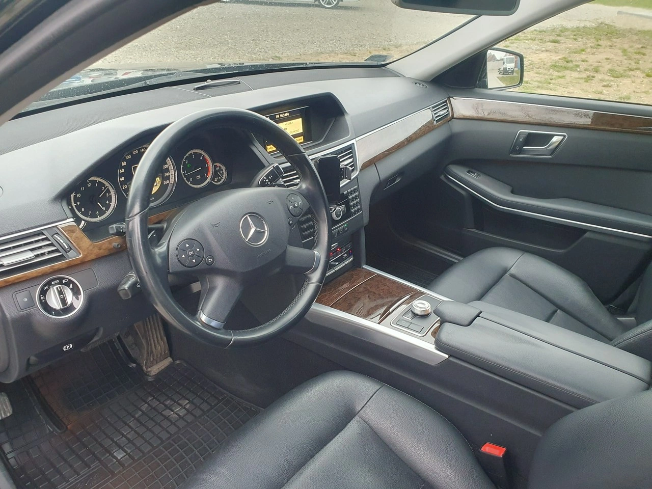 Mercedes E 250 - Zdjęcie 16