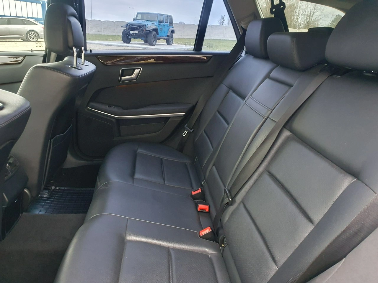 Mercedes E 250 - Zdjęcie 19