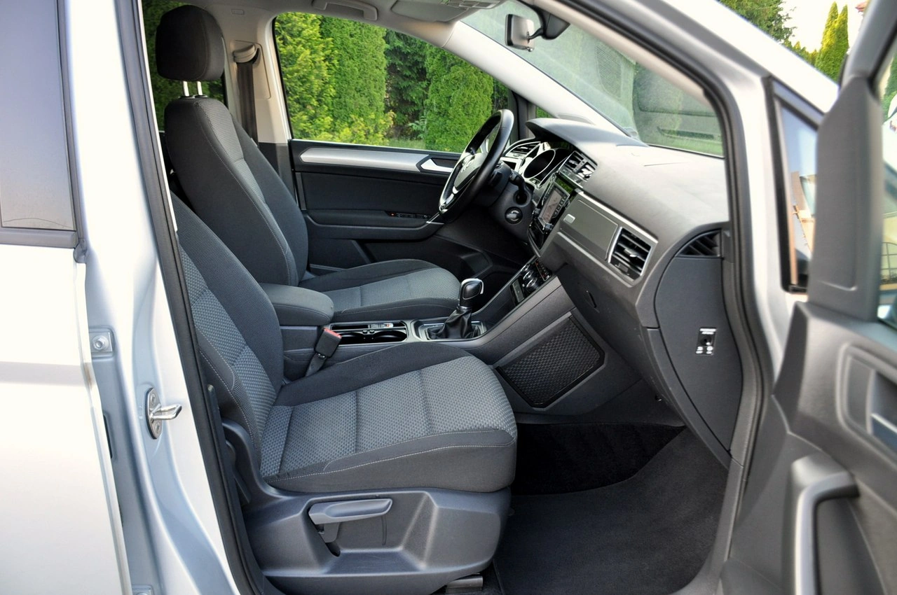 Volkswagen Touran - Zdjęcie 16