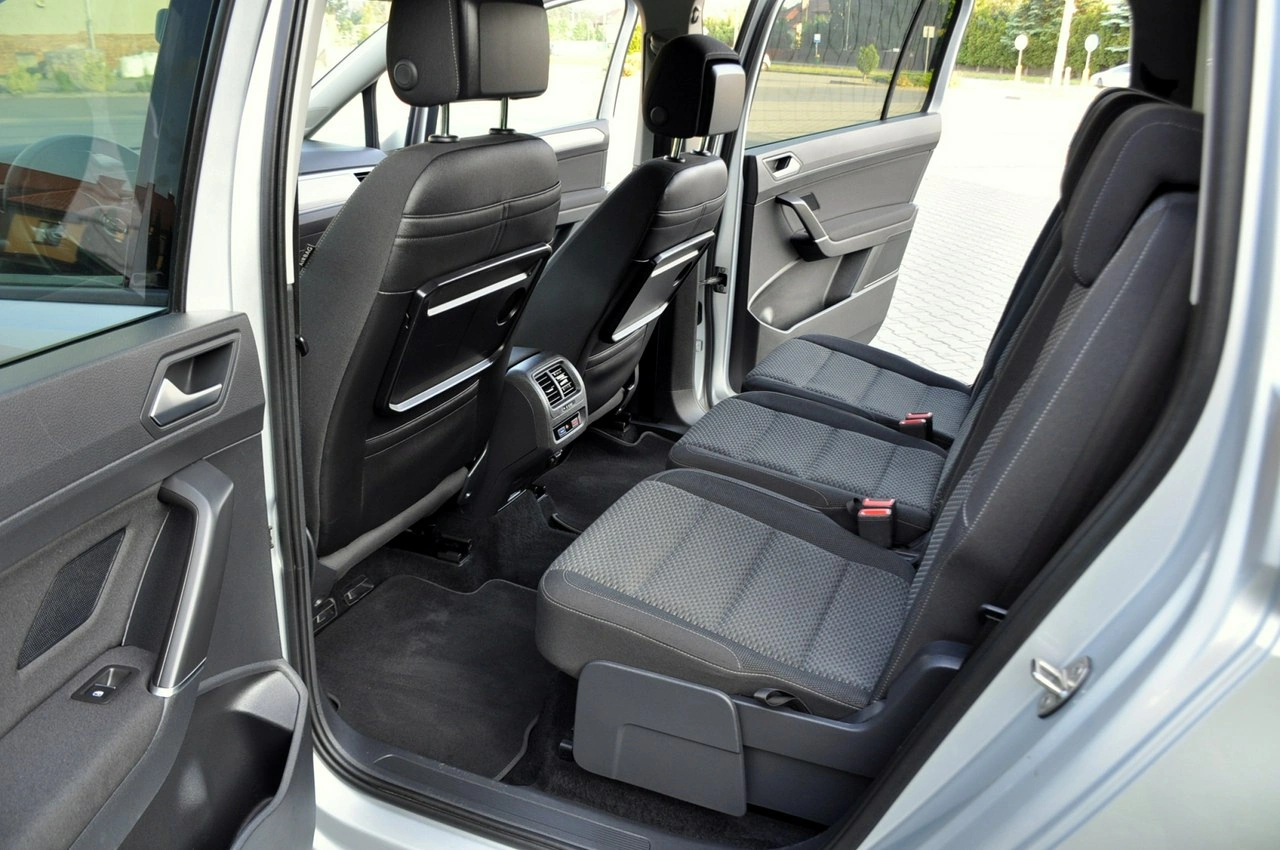 Volkswagen Touran - Zdjęcie 19