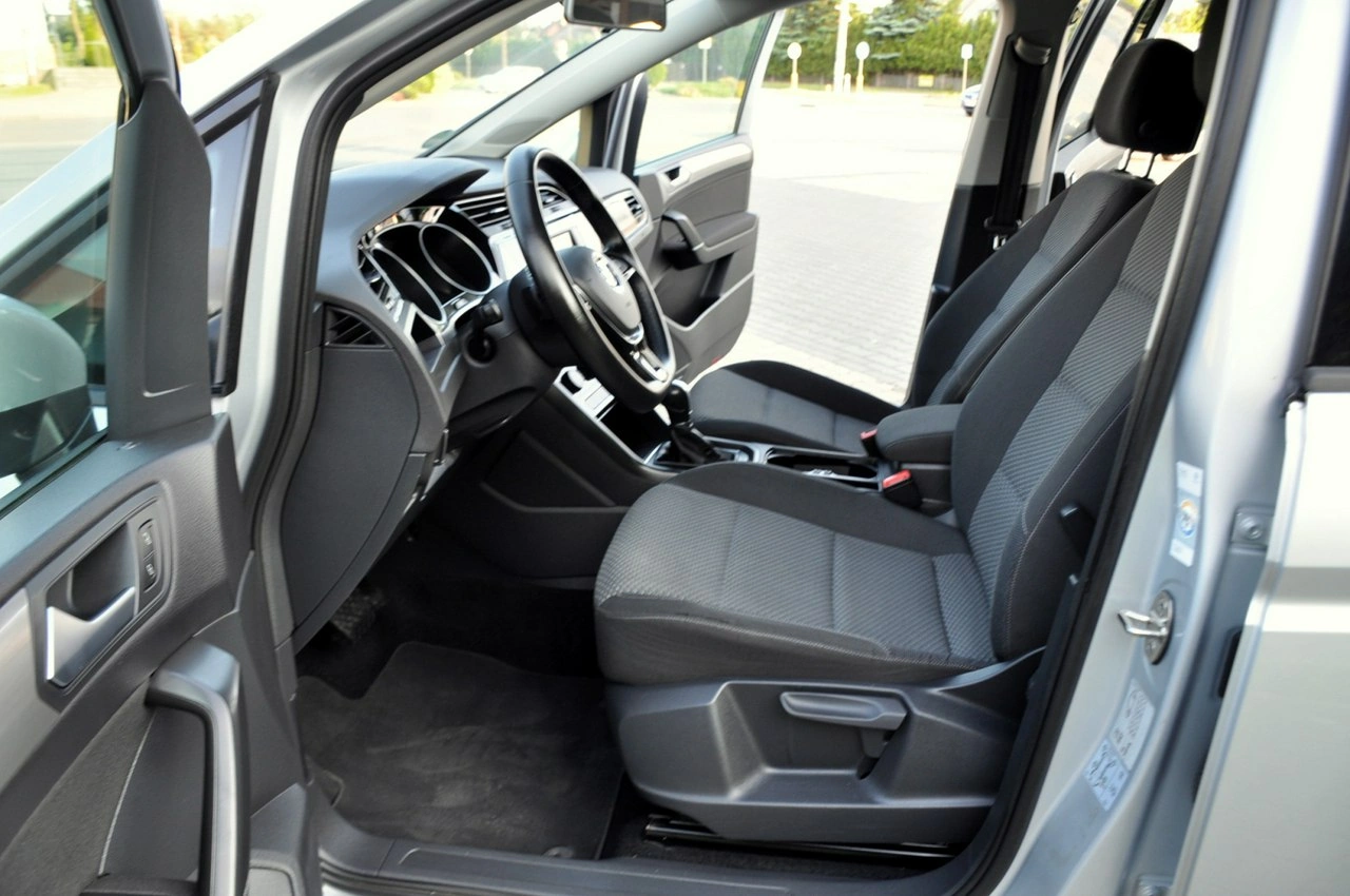 Volkswagen Touran - Zdjęcie 21