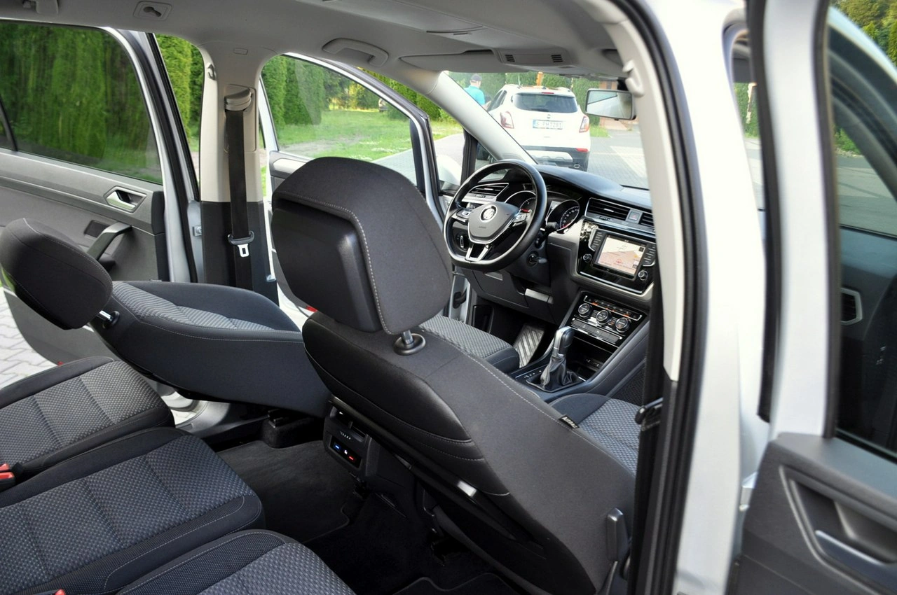 Volkswagen Touran - Zdjęcie 23