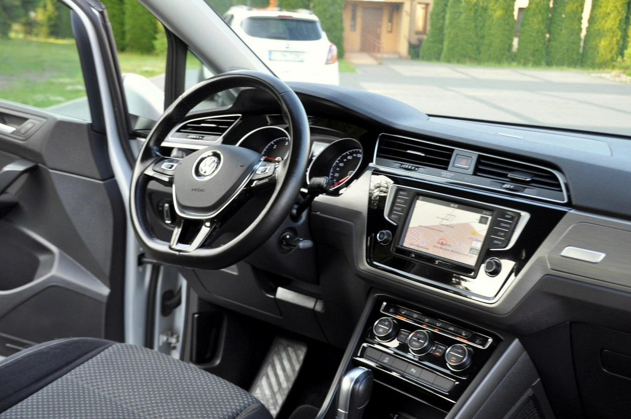 Volkswagen Touran - Zdjęcie 25