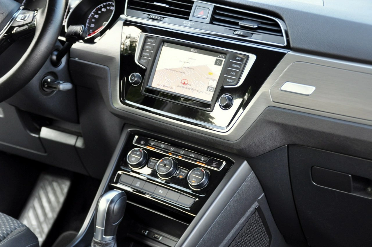 Volkswagen Touran - Zdjęcie 26