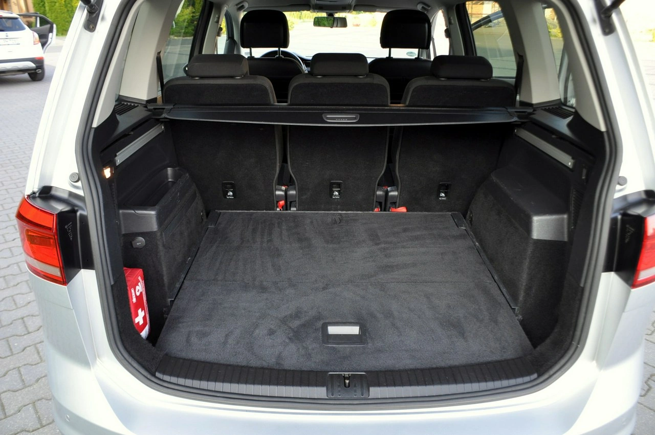 Volkswagen Touran - Zdjęcie 37