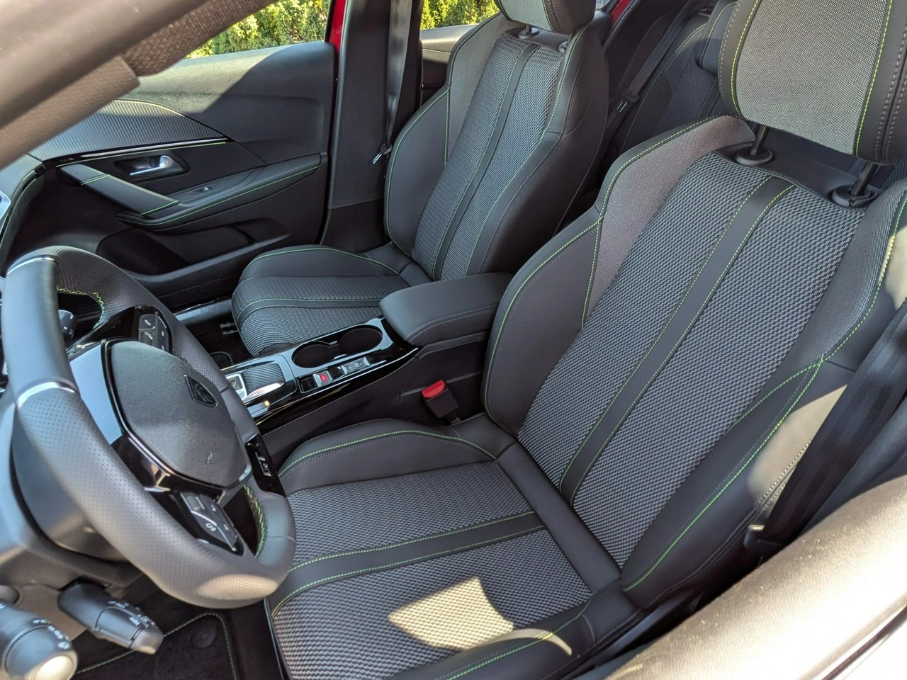 Peugeot 208 - Zdjęcie 11