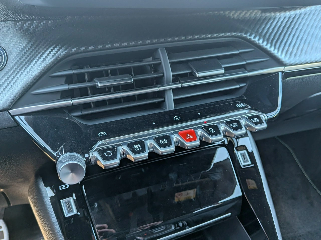 Peugeot 208 - Zdjęcie 15