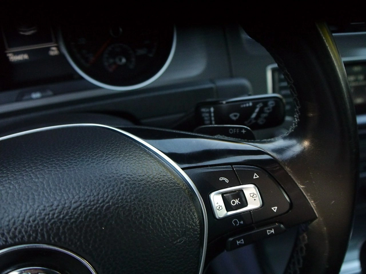 Volkswagen Golf - Zdjęcie 31