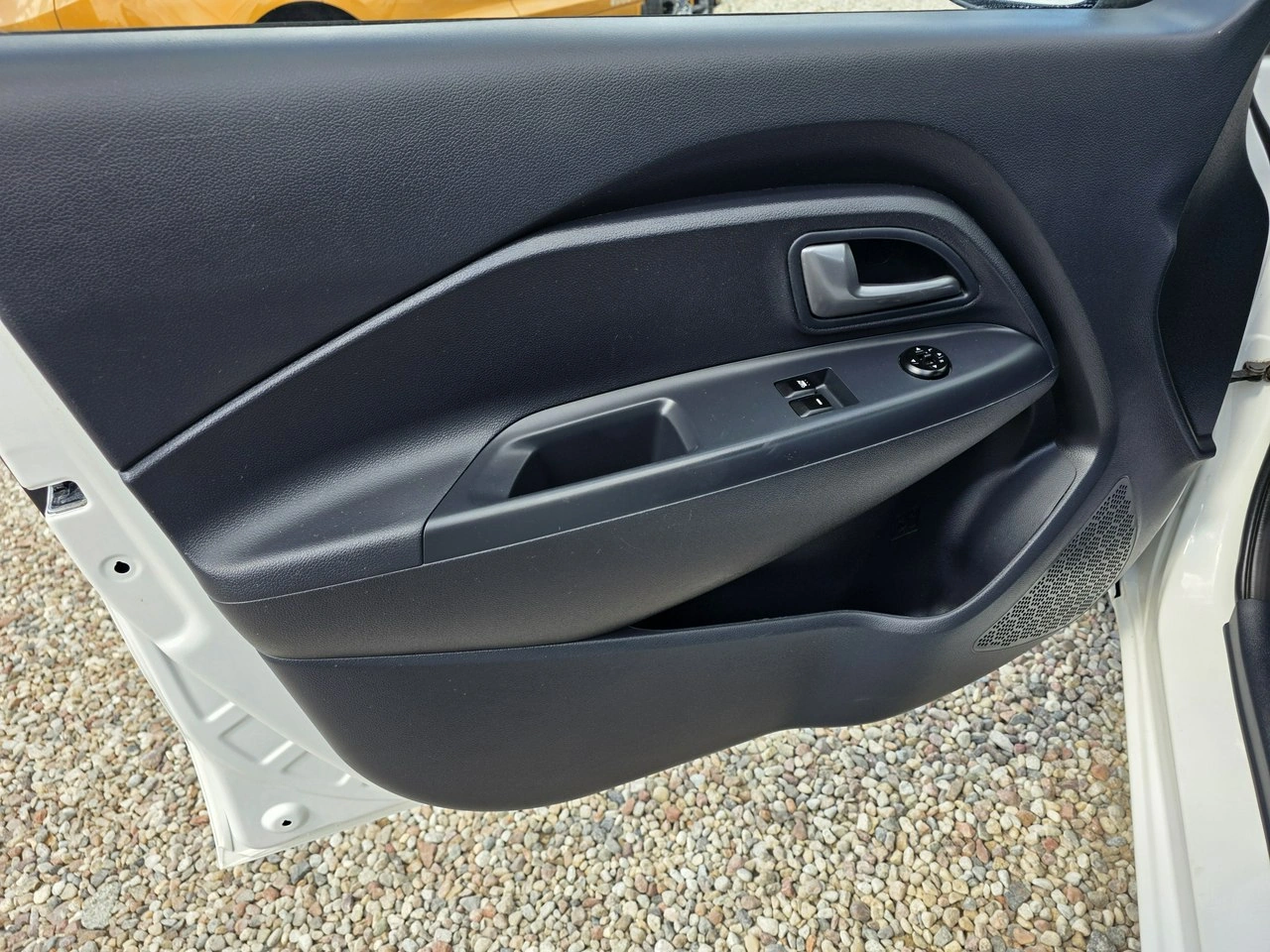 Kia Rio - Zdjęcie 9