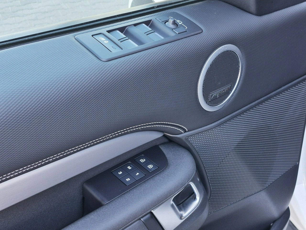 Land Rover Discovery - Zdjęcie 15