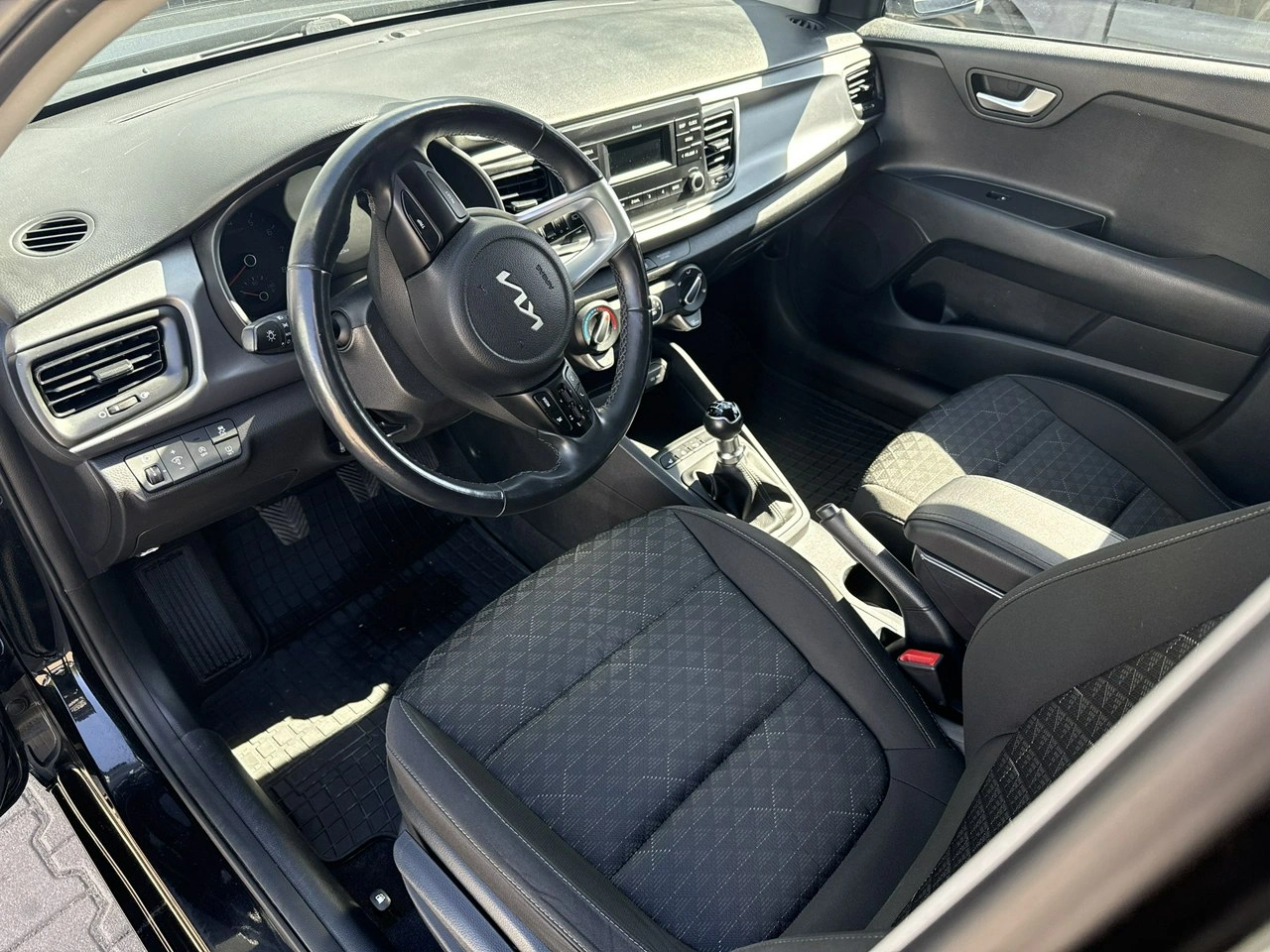 Kia Rio - Zdjęcie 11