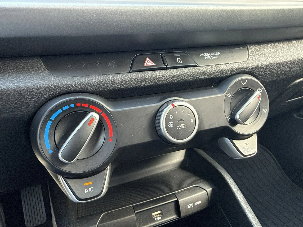 Kia Rio - Zdjęcie 23