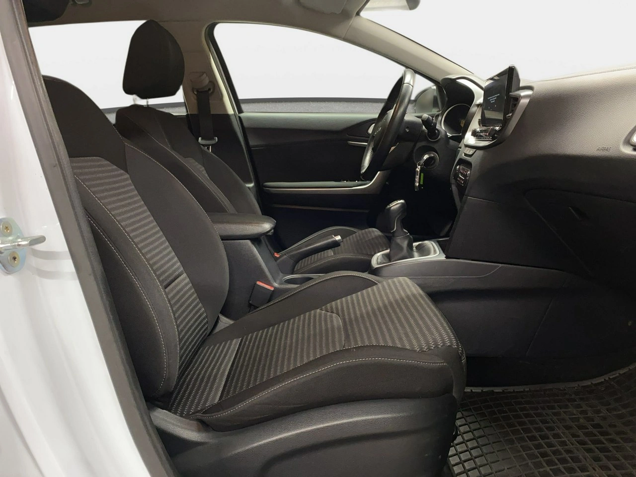 Kia Ceed - Zdjęcie 10