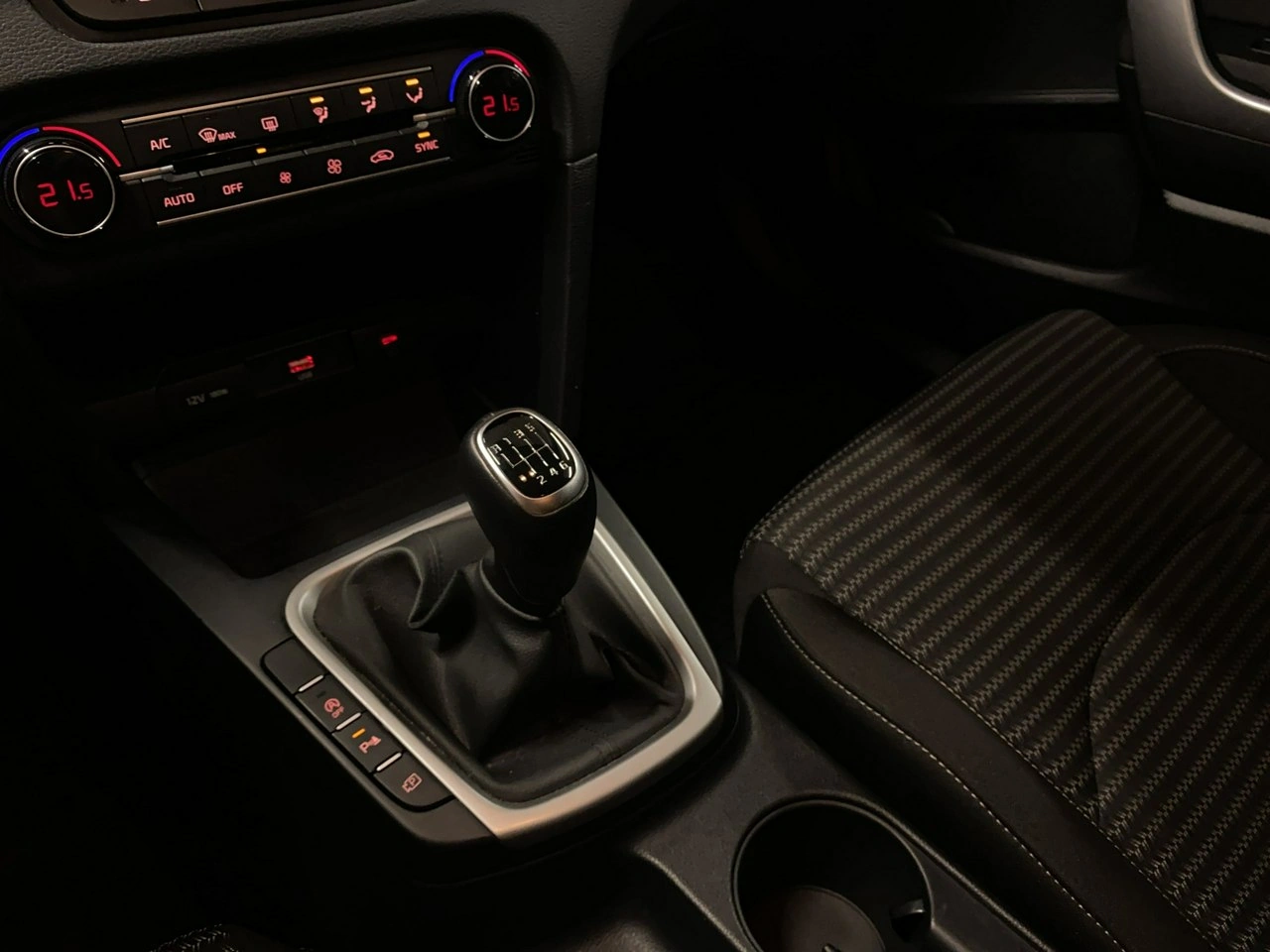 Kia Ceed - Zdjęcie 22