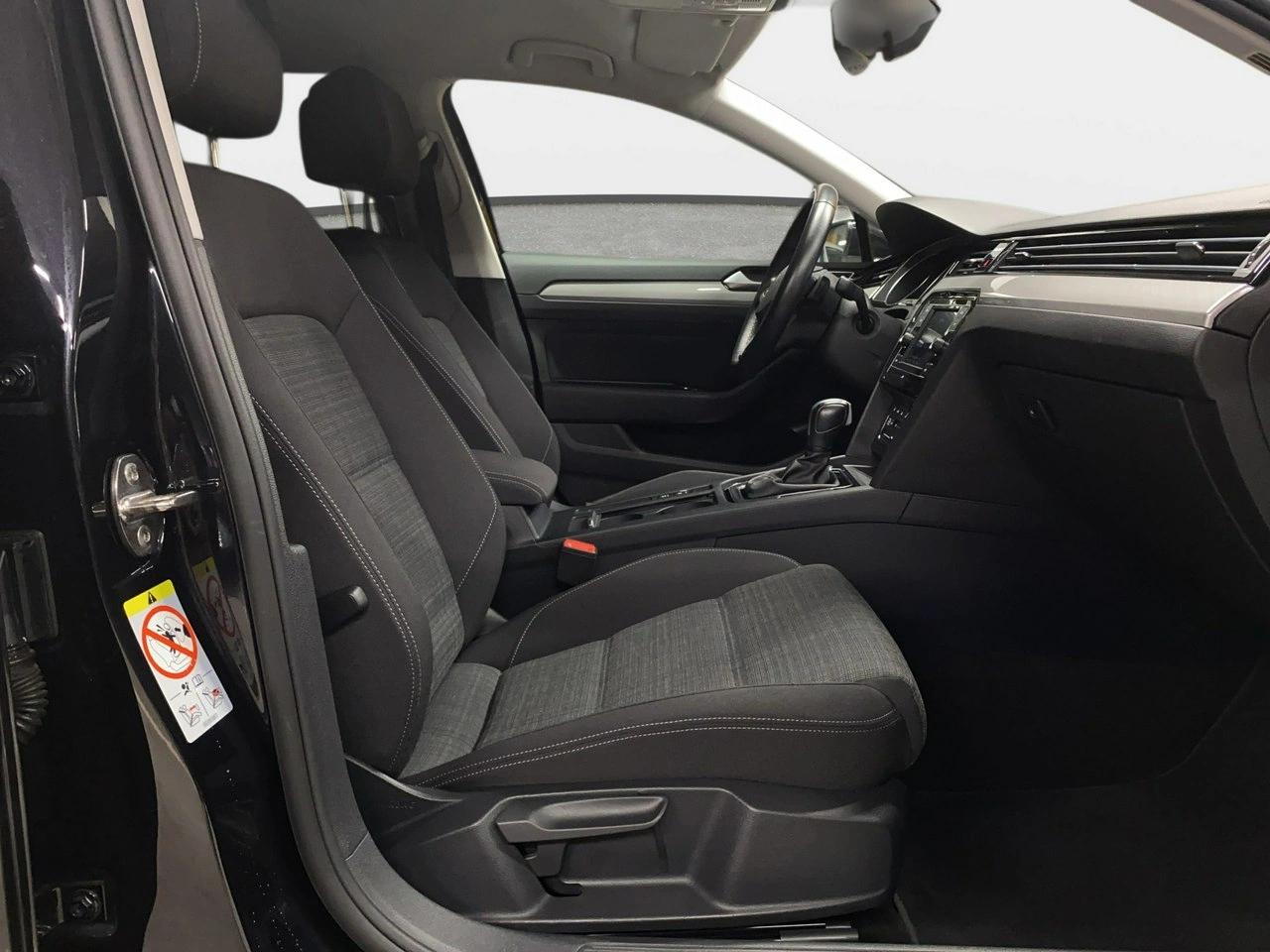 Volkswagen Passat Variant - Zdjęcie 11