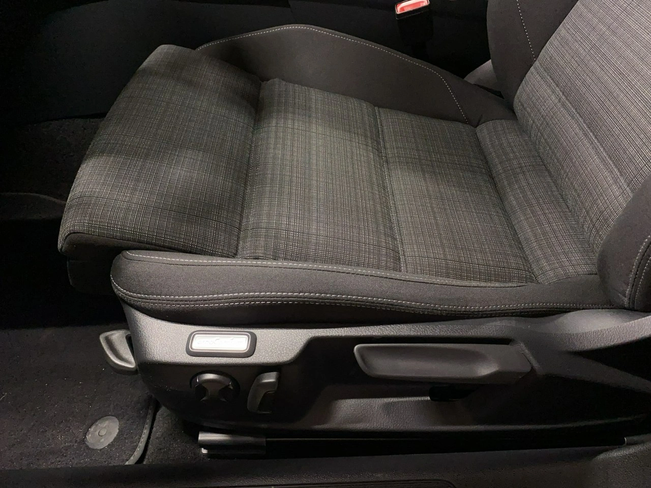 Volkswagen Passat Variant - Zdjęcie 12