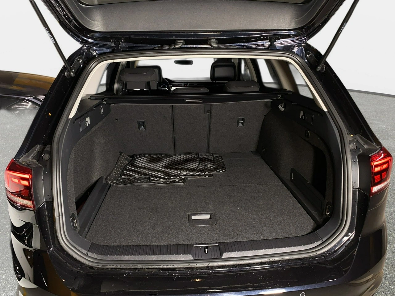 Volkswagen Passat Variant - Zdjęcie 17