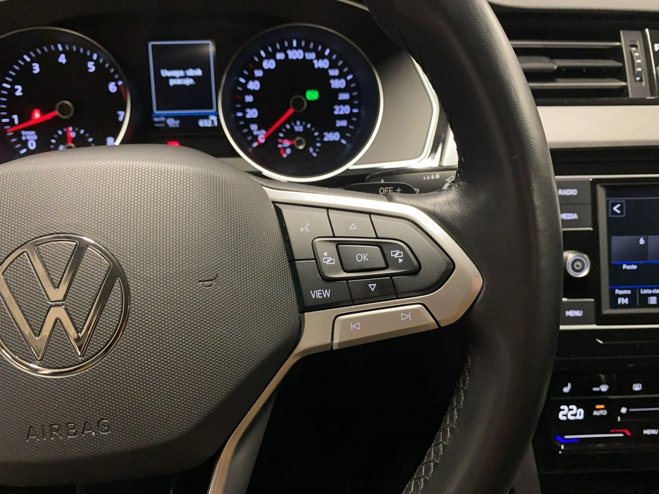 Volkswagen Passat Variant - Zdjęcie 22