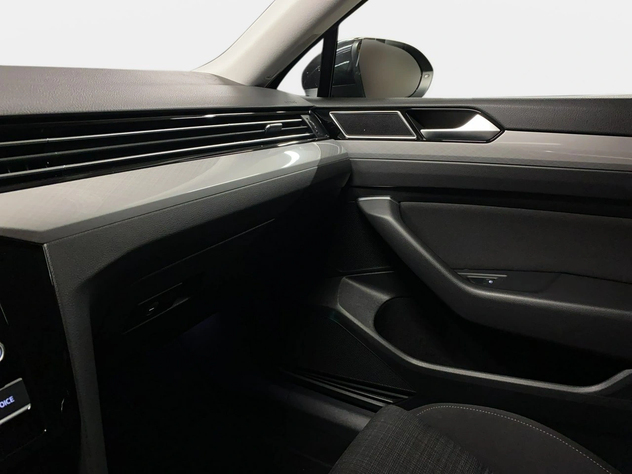 Volkswagen Passat Variant - Zdjęcie 37