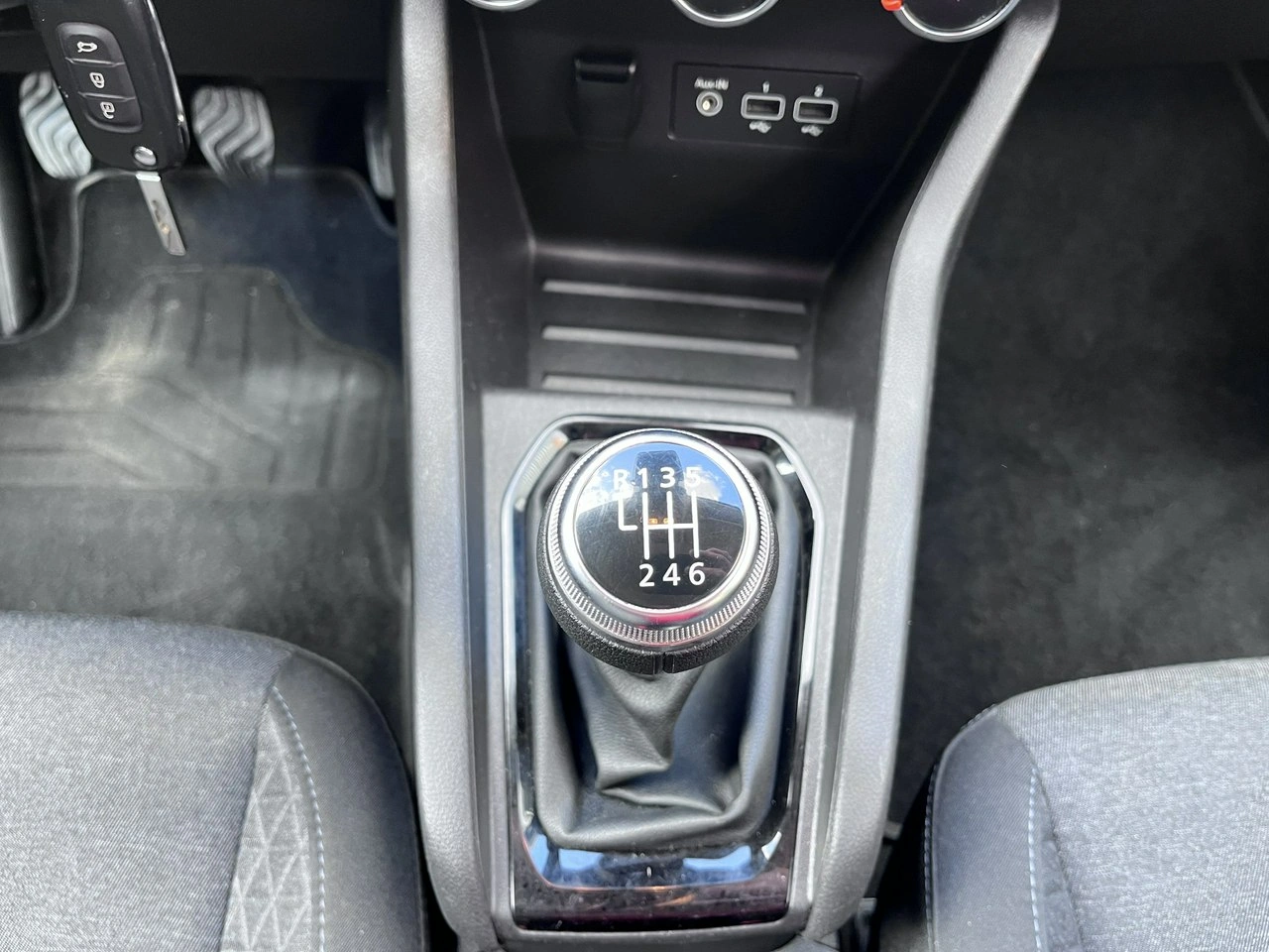 Renault Clio - Zdjęcie 17