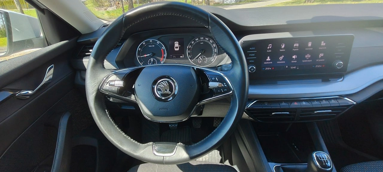 Skoda Octavia - Zdjęcie 9