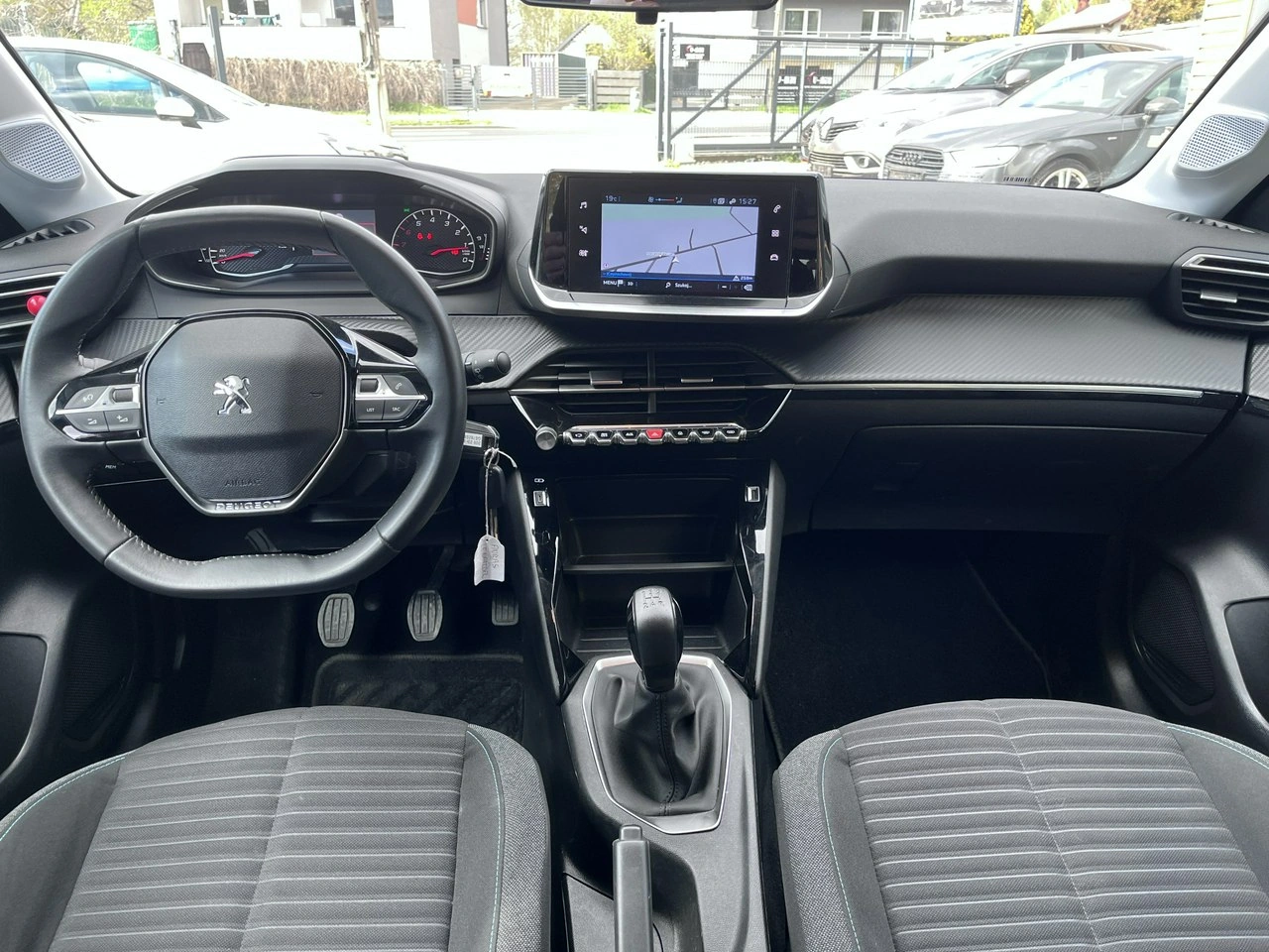 Peugeot 208 - Zdjęcie 15