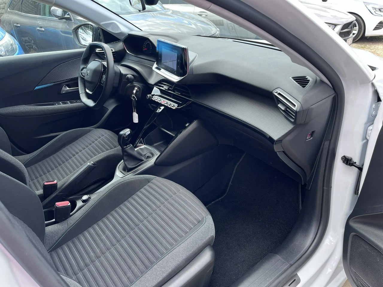 Peugeot 208 - Zdjęcie 21