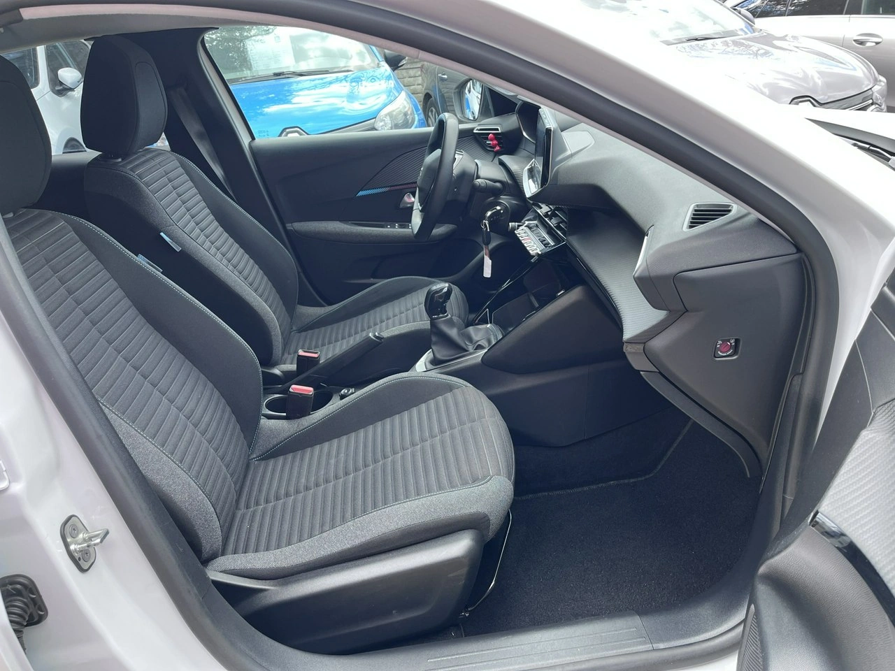 Peugeot 208 - Zdjęcie 22