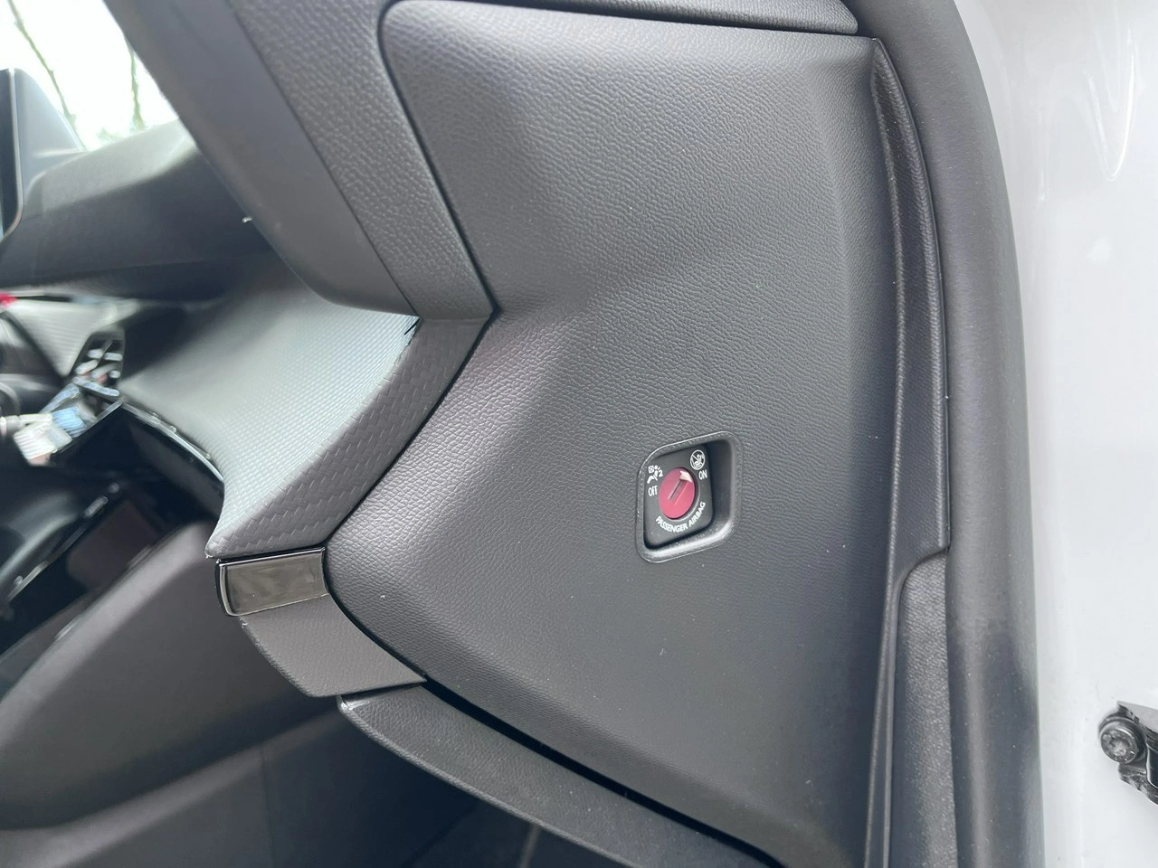 Peugeot 208 - Zdjęcie 24