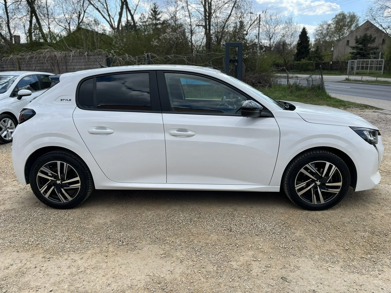 Peugeot 208 - Zdjęcie 3