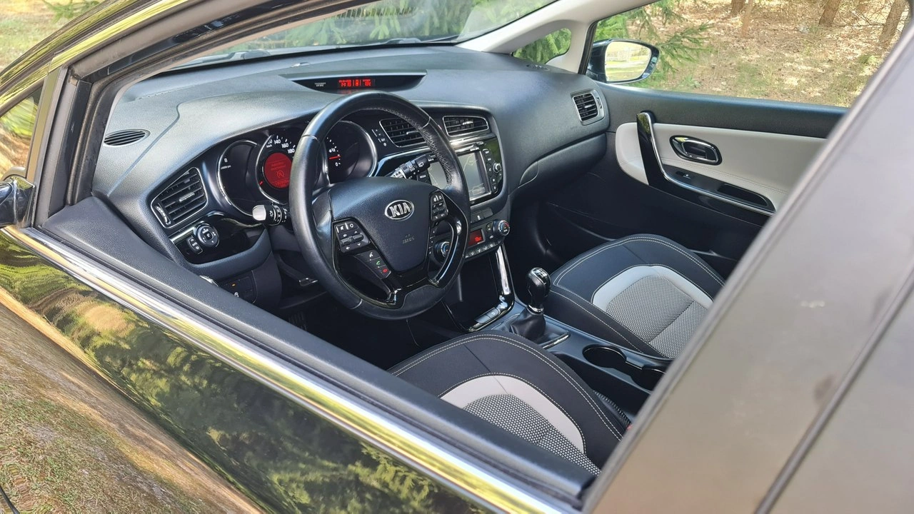 Kia Ceed - Zdjęcie 9