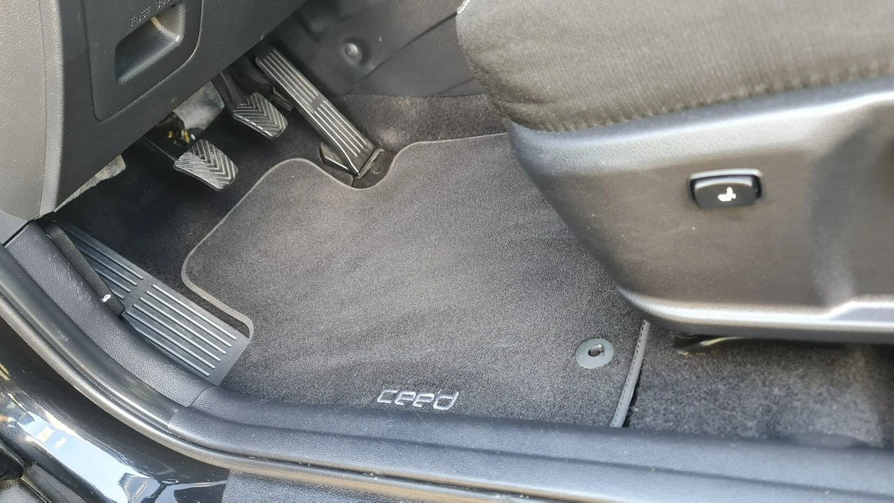 Kia Ceed - Zdjęcie 12