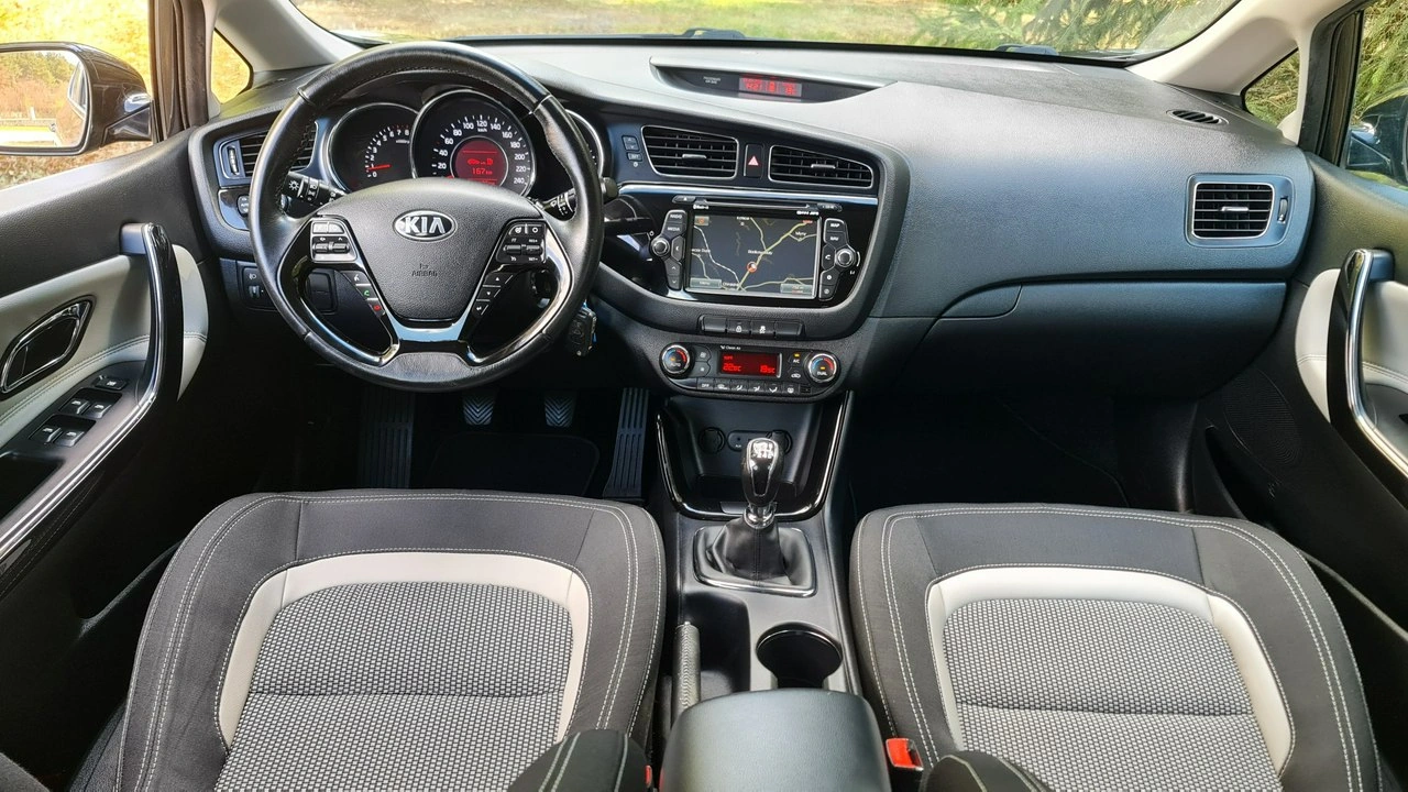 Kia Ceed - Zdjęcie 4