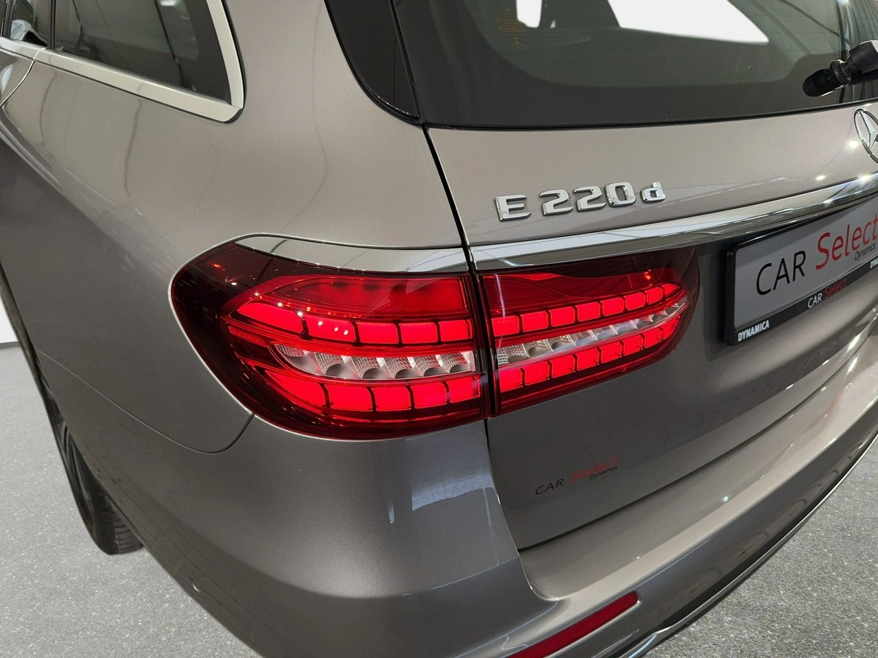 Mercedes E 220 - Zdjęcie 10