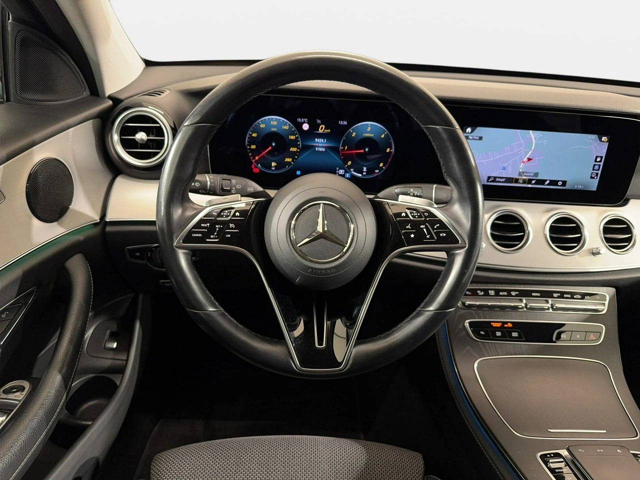 Mercedes E 220 - Zdjęcie 17