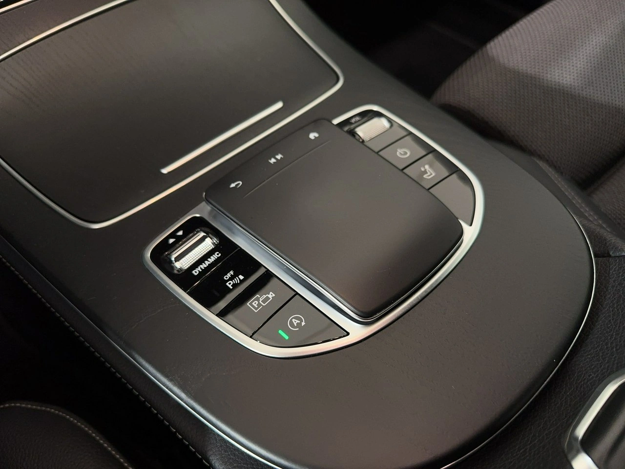 Mercedes E 220 - Zdjęcie 32