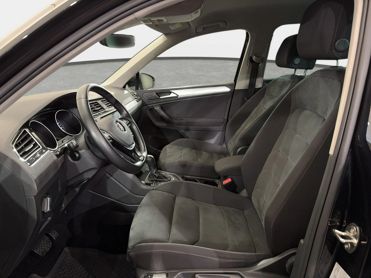 Volkswagen Tiguan - Zdjęcie 11