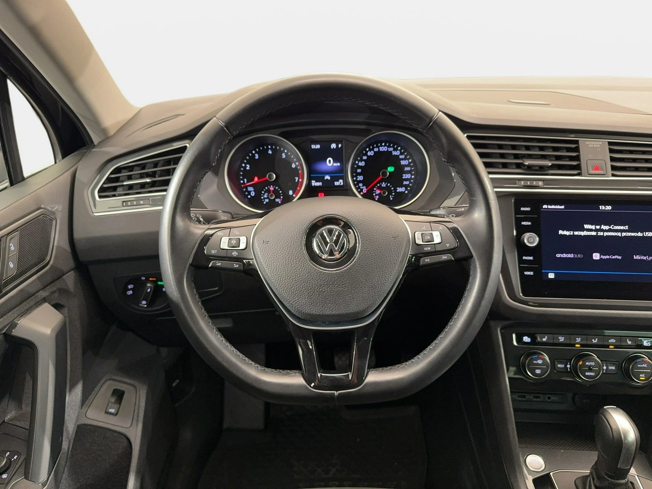 Volkswagen Tiguan - Zdjęcie 17