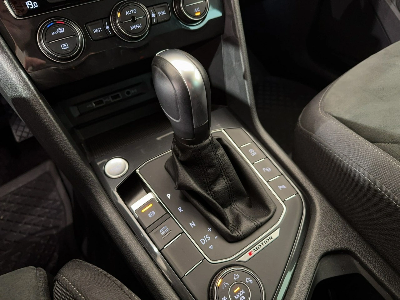Volkswagen Tiguan - Zdjęcie 26