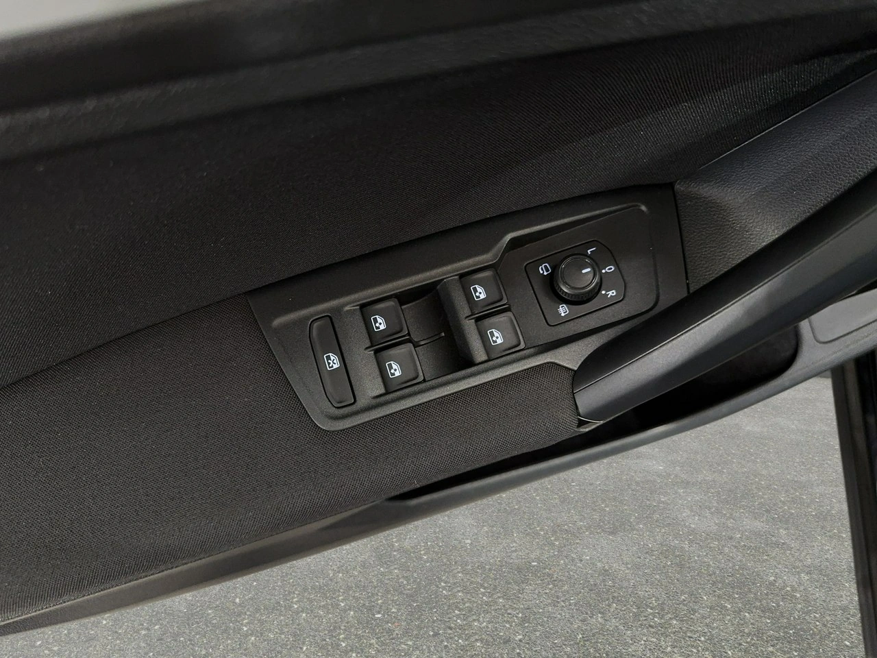 Volkswagen Tiguan - Zdjęcie 28