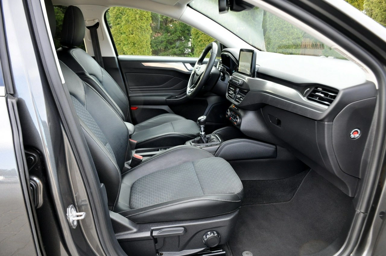 Ford Focus - Zdjęcie 16