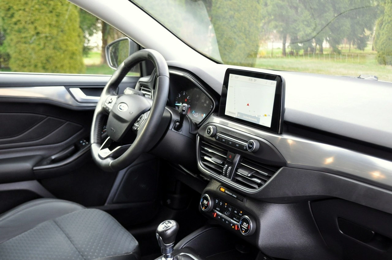 Ford Focus - Zdjęcie 17