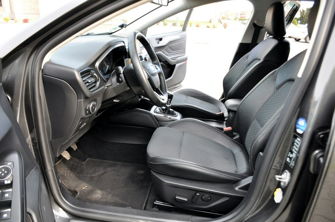 Ford Focus - Zdjęcie 20