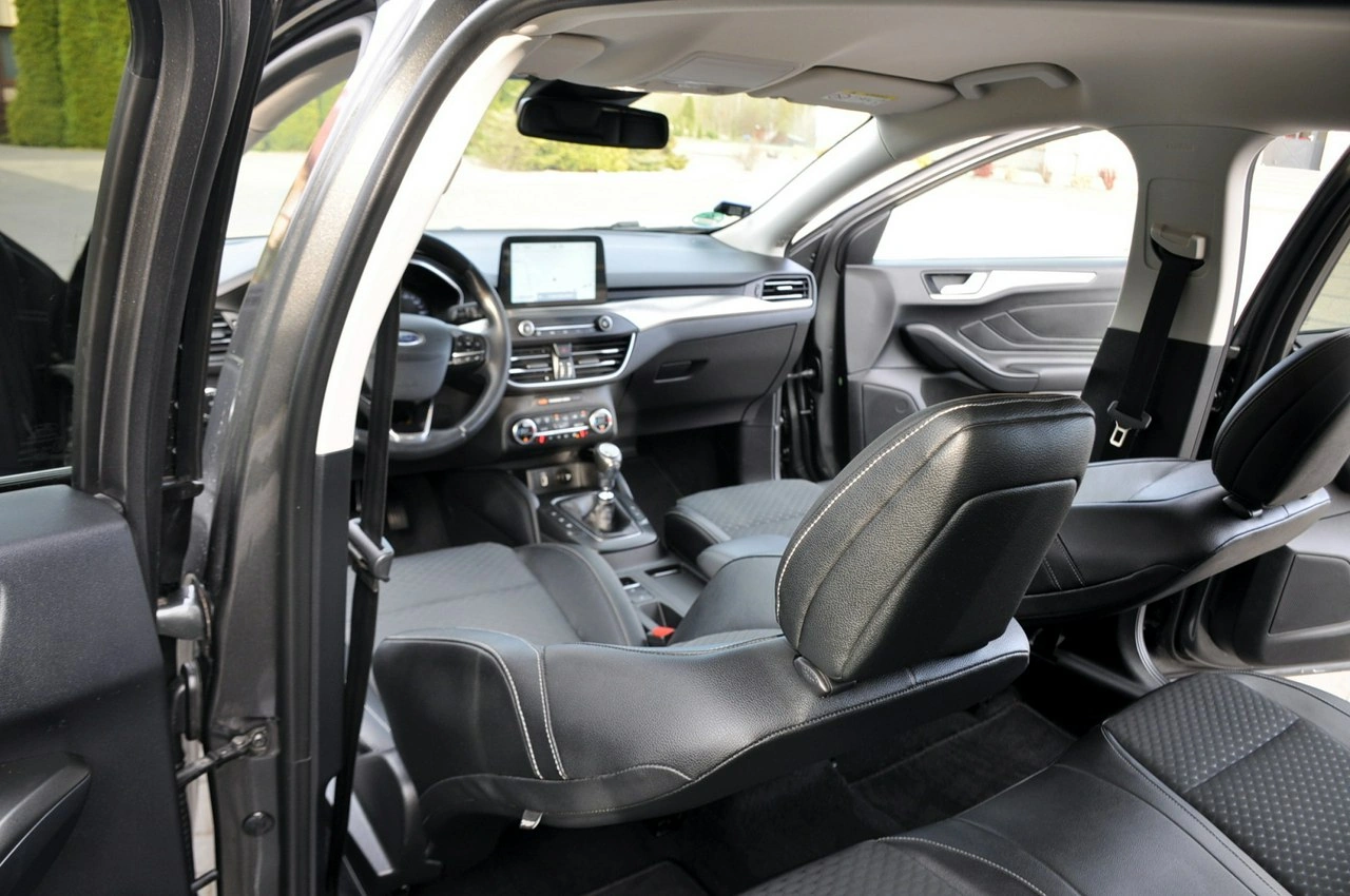 Ford Focus - Zdjęcie 27