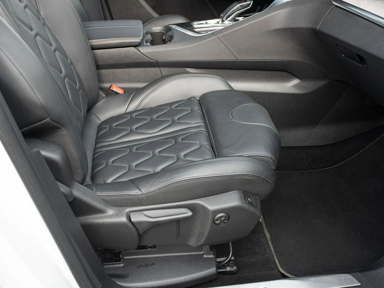 Peugeot 5008 - Zdjęcie 35