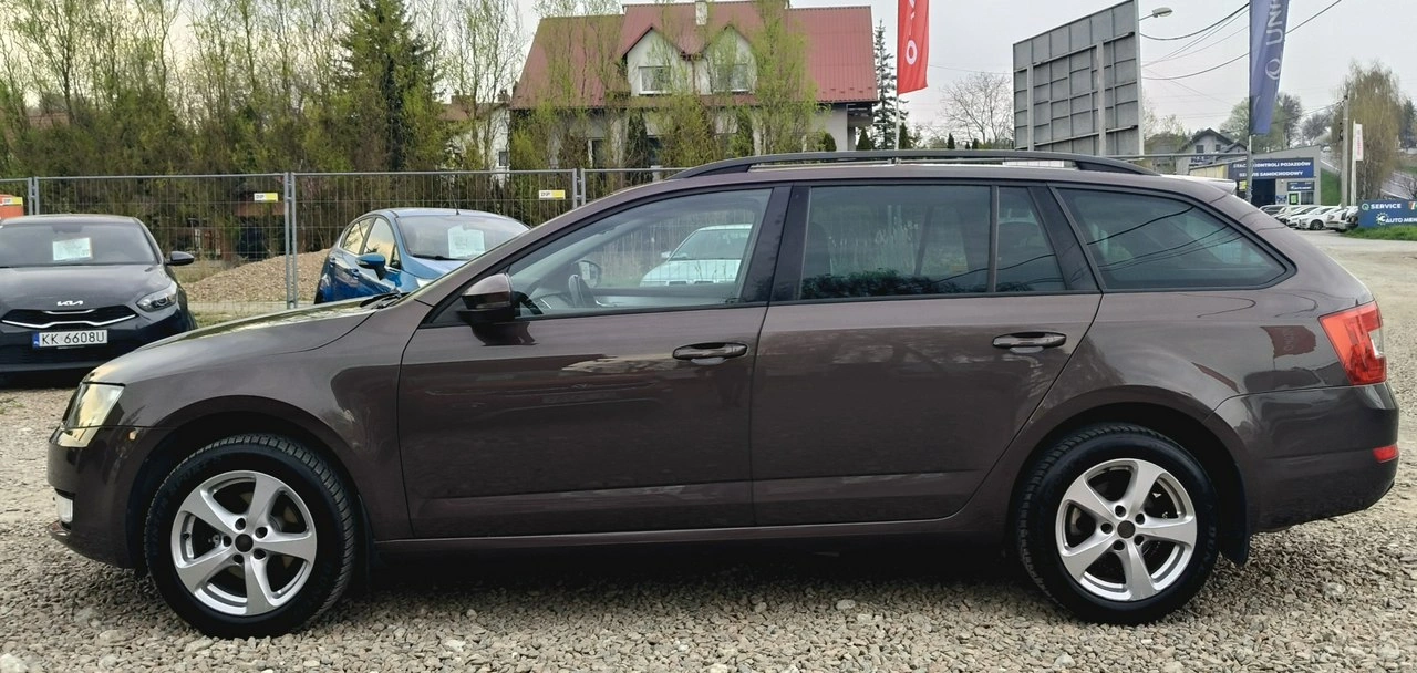 Skoda Octavia - Zdjęcie 10